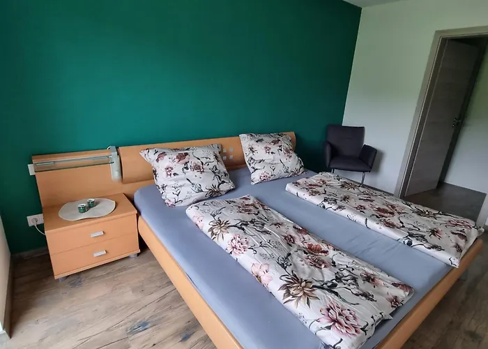 Appartamento Wiesengrund, Ruhig Im Ortsteil Von Roth, Naehe Rothsee, 25 Min Messe Nbg Roth (Bavaria)