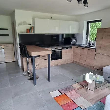 Moderne Ferienwohnung,im Fraenkischen Seenland , 25 Min Messe Nbg Daire *