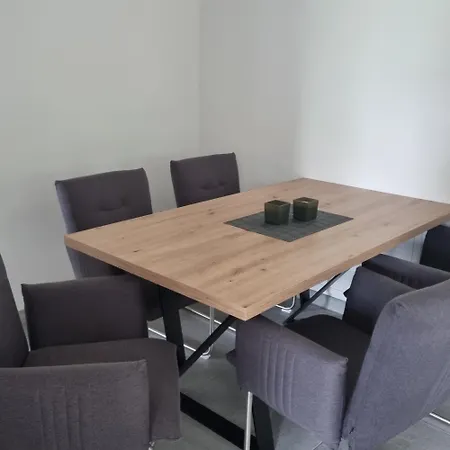 Moderne Ferienwohnung,im Fraenkischen Seenland , 25 Min Messe Nbg *