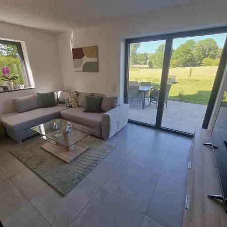 Moderne Ferienwohnung,im Fraenkischen Seenland , 25 Min Messe Nbg Daire
